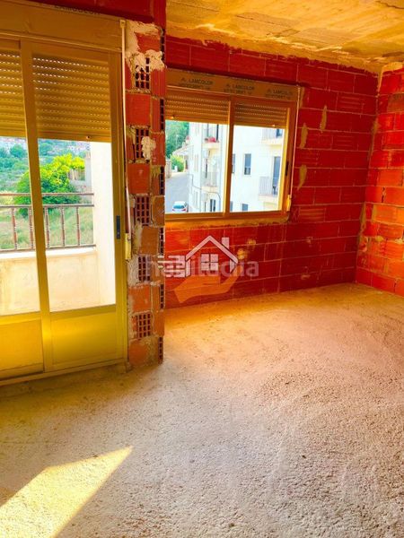 Foto 99d62d02-8389-48e2-b14f-97ac1430ed44. Edificio in Yeste