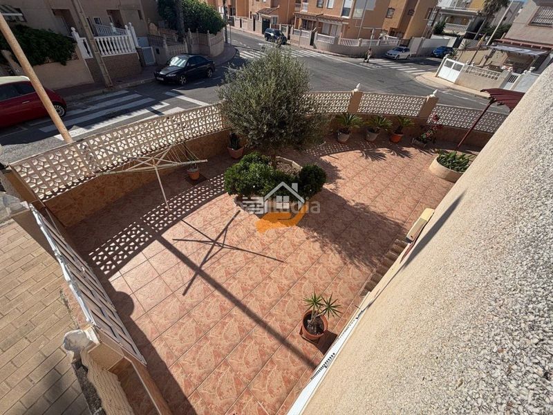 Foto 45e1211e-3c6d-4333-a601-65d51fae0e5b. Dúplex amb aparcament piscina a Zona los Frutales Torrevieja