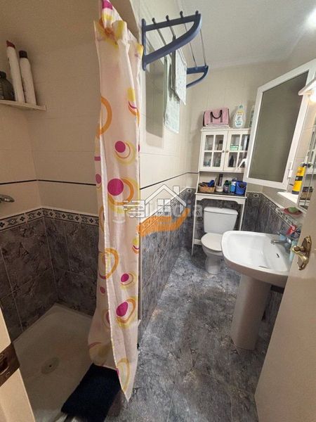 Foto 8501d796-924a-4860-a4b9-9fe3493f69da. Dúplex amb aparcament piscina a Zona los Frutales Torrevieja