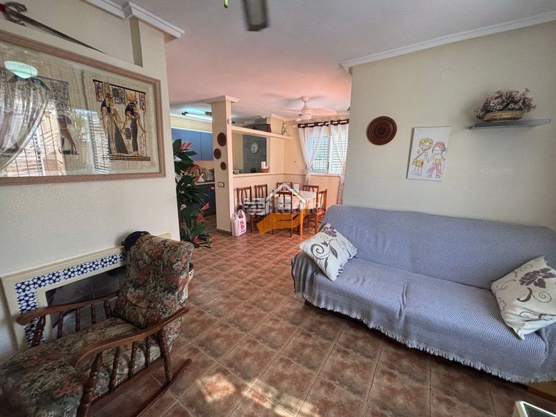 Foto c639d76e-f536-4afb-b3a0-ccd8ea08402b. Dúplex amb aparcament piscina a Zona los Frutales Torrevieja
