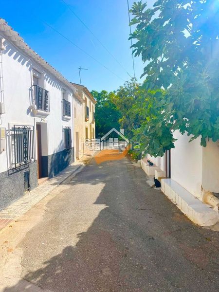 Foto 1e5b9fe2-bedf-4a32-8f6e-b0c09b210911. Casa adossada a Vélez - Rubio