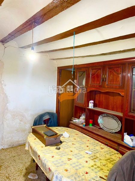 Foto a7df284b-9016-492e-b1b9-9914a9855cdb. Casa adossada amb aparcament a María