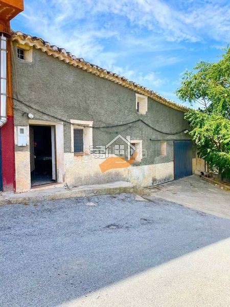 Foto fe43dcd1-457f-4e38-ad02-e0819413d2c3. Casa adossada amb aparcament a María