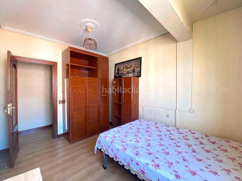 Foto f136632b-1bd2-4781-b8fd-1d184a760544. Flat with heating parking in El Pilar Vitoria - Gasteiz