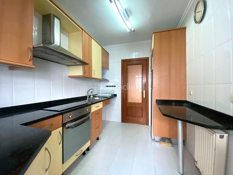 Foto 36eb775a-0e91-4778-a1e6-53db9ebf78f9. Appartamento con riscaldamento parcheggio in Lakua-Bizkarra Vitoria - Gasteiz
