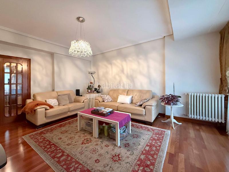 Foto 29387e70-22ae-4eb3-94f0-6711f28de412. Appartement avec chauffage parking dans Lovaina Vitoria - Gasteiz