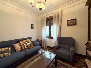 Etagenwohnung in Casco Viejo