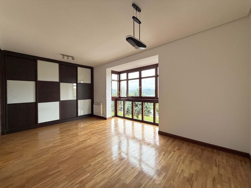 Foto 7a3d43bd-c8b4-4391-ae66-66a9f5af54c7. Casa amb calefacció aparcament a Legutiano
