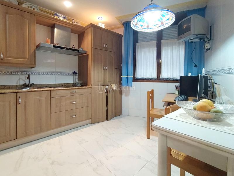 Foto 258e5ed9-8cbf-414a-9b6c-b767e2d4f989. Appartement avec chauffage dans Lovaina Vitoria - Gasteiz
