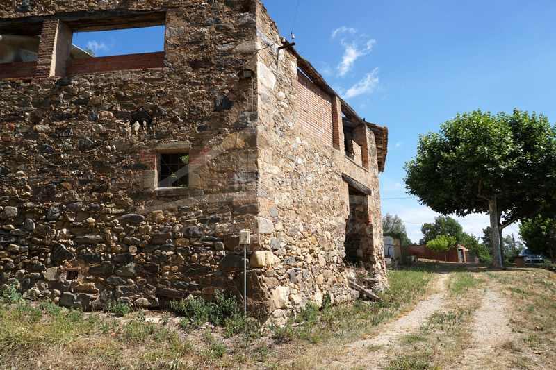 Foto ea13a112-0243-405a-adb8-8e7627491e7f. Bauernhof mit heizung parking in Brunyola i Sant Martí Sapresa