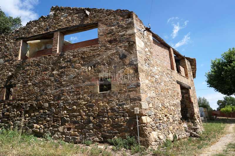 Foto feb2bfa5-602b-4e79-bc5d-df03324178f0. Bauernhof mit heizung parking in Brunyola i Sant Martí Sapresa