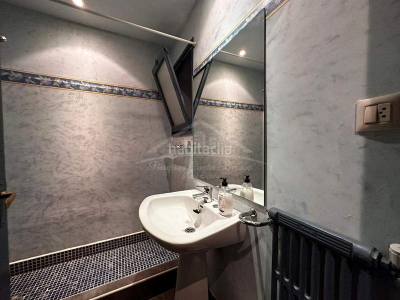 Foto 0a4f8547-d34a-41b7-b44f-593fe8cd96df. Edificio en Darnius