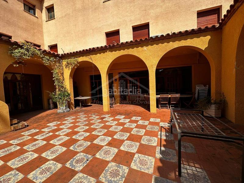 Foto 1b6c4b0b-c8bd-490d-a526-fe0928c0e09c. Edificio en Darnius