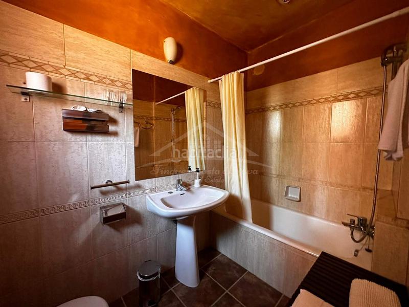 Foto 376573e5-4b97-4e49-baf2-f8c609c54278. Edificio en Darnius