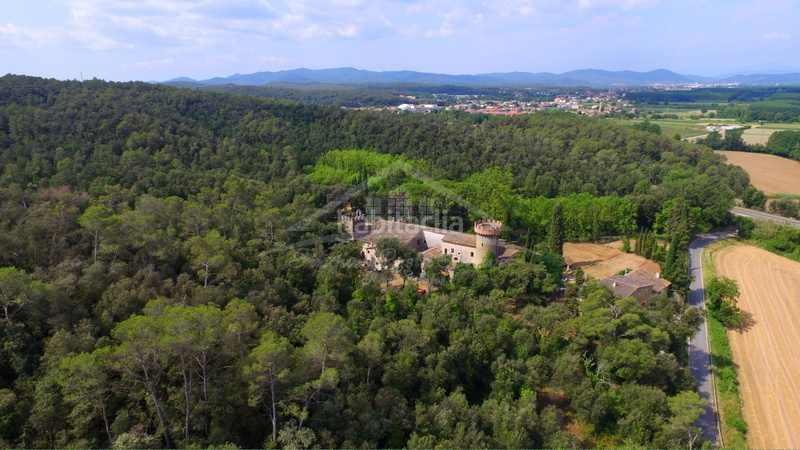 Foto 0a0ba435-cc75-4267-be65-91e414fa0b70. Mas avec chauffage parking piscine dans Flaçà