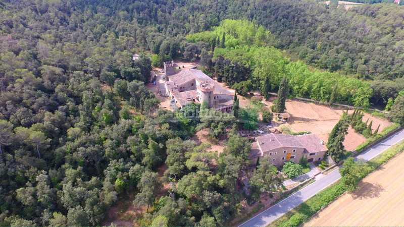 Foto d5185dc5-358f-45b8-9265-bc5343fe1ad0. Mas avec chauffage parking piscine dans Flaçà