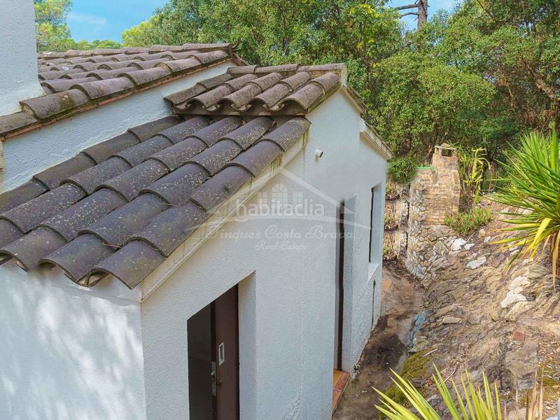 Foto d91764a6-34c0-417e-bc13-3aa77cfe2406. Country house with parking in Llofriu