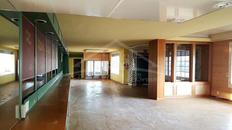 Foto 4370fa3f-7537-4bee-99ac-22687e879e10. Local comercial en Vall-llobrega