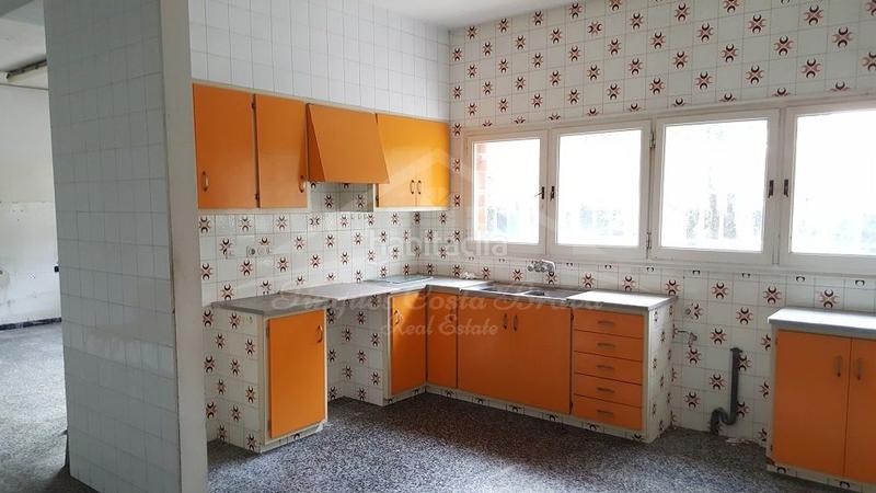 Foto 707c18db-9ae9-42a9-abf8-a88f8b873ba7. Local comercial en Vall-llobrega