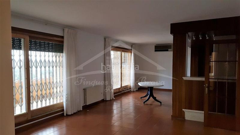 Foto de1335fc-03f0-4ddf-953a-004f505cb8e1. Local comercial en Vall-llobrega