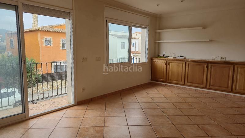 Foto 2497e751-0d3b-4293-b70c-b5bf6fc6fba2. Xalet amb calefacció aparcament a Mont-ras