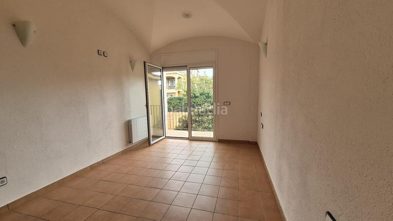 Foto 99605955-1c65-40c4-a829-112cc131e44c. Xalet amb calefacció aparcament a Mont-ras