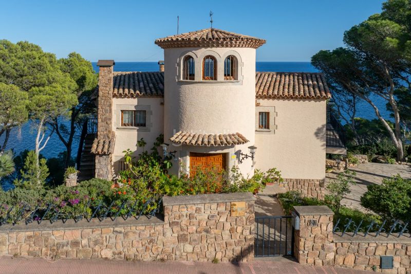 Foto 31daa8de-36f0-4ad7-aa1a-6d30cad60df5. Chalet con riscaldamento parcheggio piscina in Tamariu
