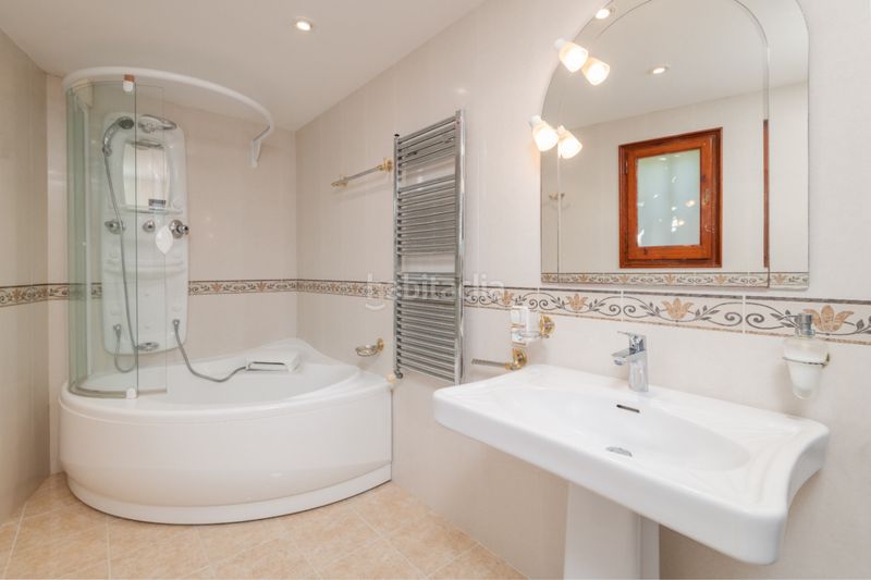 Foto bd964b8f-b75a-4cf1-a42c-878d51cf1536. Chalet con riscaldamento parcheggio piscina in Tamariu