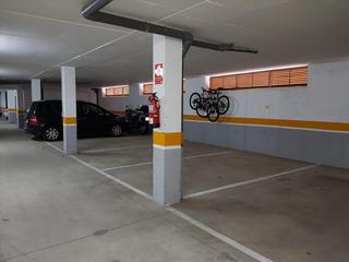 Aparcament cotxe a Hervás