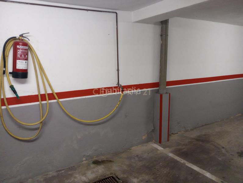 Foto 5ef18119-6072-432b-ab2d-a431f3658cb5. Autoparkplatz in virgen del pilar 1 in Centro Cáceres