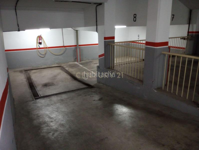 Foto f56b2496-6da7-4c63-82c7-639791a31518. Autoparkplatz in virgen del pilar 1 in Centro Cáceres