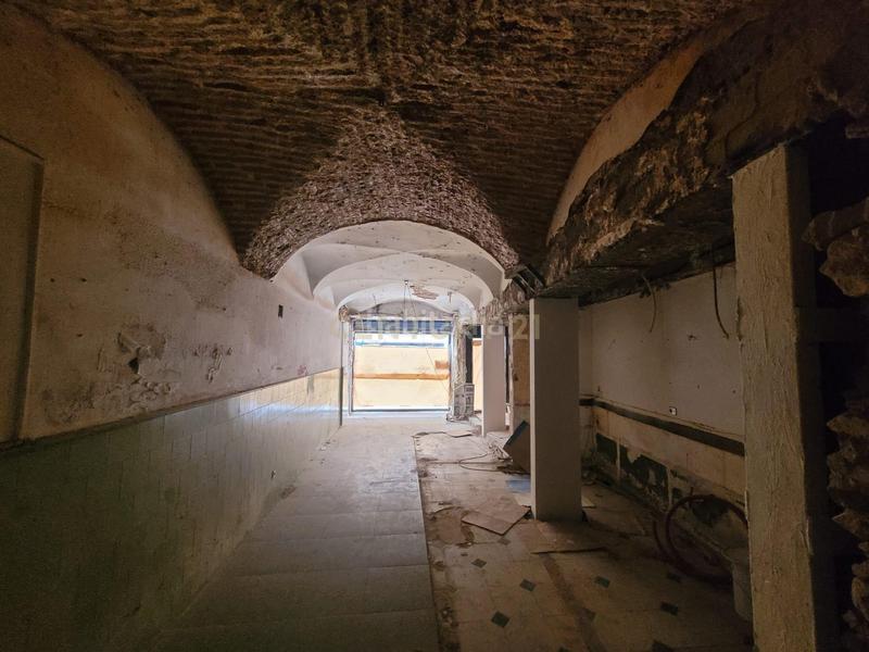 Foto 3517a8d2-ae33-4fec-b5c3-e2a532afce99. Alquiler local comercial en calle pintores 12 local comercial próximo a centro en Cáceres