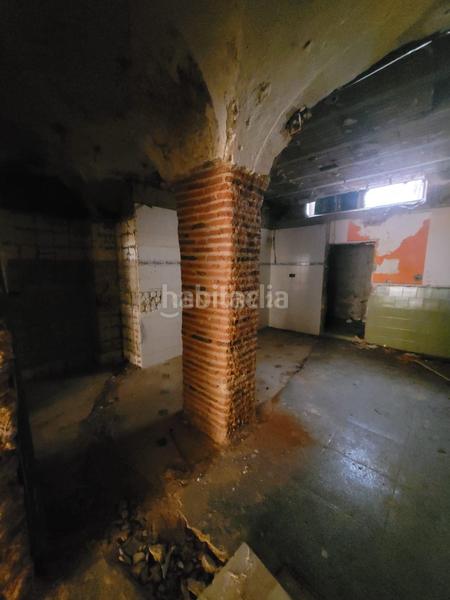 Foto 8742e42b-ff0e-42f9-b3df-a64a1a1ff91a. Alquiler local comercial en calle pintores 12 local comercial próximo a centro en Cáceres