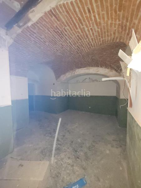 Foto fd723bd5-8f1c-4ed7-a65b-5bf55f84da53. Alquiler local comercial en calle pintores 12 local comercial próximo a centro en Cáceres