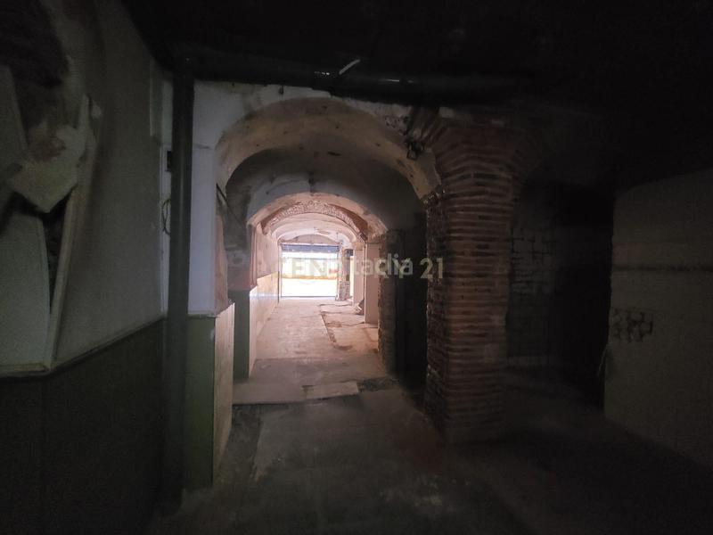 Foto b35e0418-83ae-45dc-8005-3af33d557540. Lloguer local comercial a calle pintores 12 a Casco Antiguo Cáceres