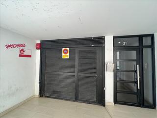 Aparcament cotxe a Alcalde francisco lomo, 31