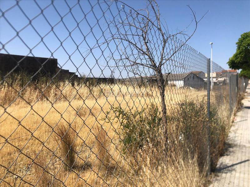 Foto d3734bb7-b67d-4134-acff-f301d054977f. Wohngrundstück in camino viejo de mirandilla in Norte Mérida