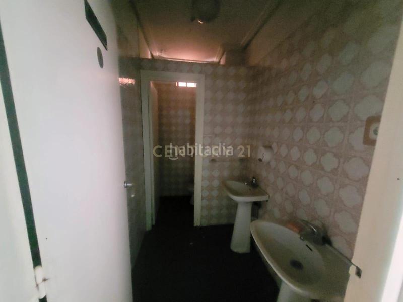 Foto a7eab030-e5ba-44be-bcbb-4f31cdd2b499. Affitto locale commerciale in avd de la bondad 6 in Cáceres