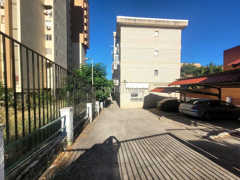 Foto f046d2c3-ea54-4c1b-bc8e-1a5c372b5f80. Affitto locale commerciale in avd de la bondad 6 in Cáceres