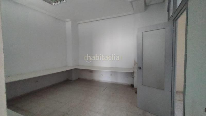 Foto 174f0661-4ec8-4754-a123-af348ae9c903. Location local commercial dans avd de la bondad 6 dans Cáceres