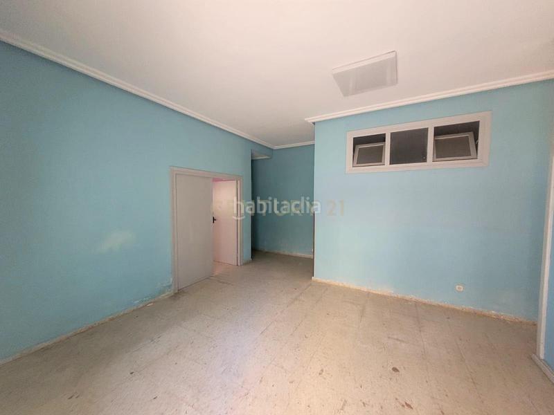 Foto fe05696c-4185-4bb2-8c05-9de3371e42ac. Location local commercial dans avd de la bondad 6 dans Cáceres