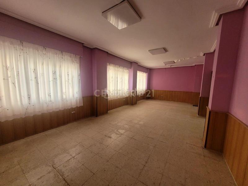 Foto 6054875f-00ea-4638-b31d-7527ec2d0497. Miete geschäftsraum in avd de la bondad 6 in Centro Cáceres