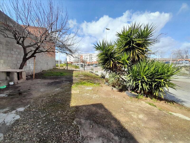 Foto 4f244892-d6fc-44da-8e57-dca489e89136. Terreno residenziale in camino viejo de mirandilla in Mérida