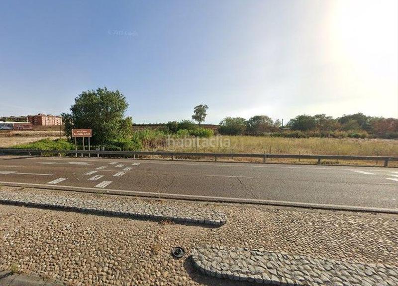 Foto a5ab10de-2ba3-4a2e-8c46-89384e200862. Landgut in avenida antonio hernández gil in Carretera de Sevilla - Los Montitos Badajoz