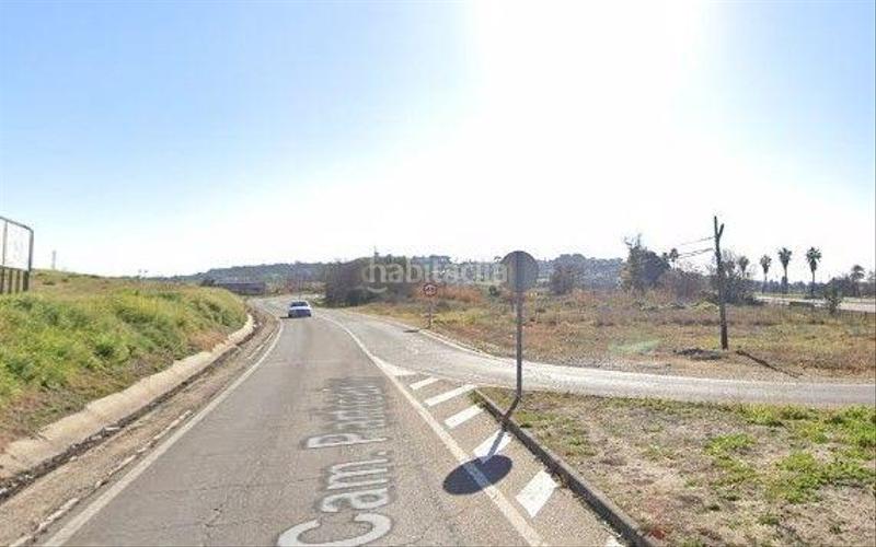 Foto e468772c-7737-4acf-b1a0-6e092873f70e. Landgut in avenida antonio hernández gil in Carretera de Sevilla - Los Montitos Badajoz