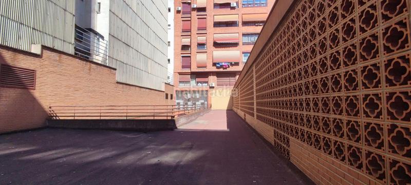 Foto 5be200f3-3be6-4e77-91c2-a2030c3d9ca1. Location local commercial dans calle maluquer 4 dans Cáceres