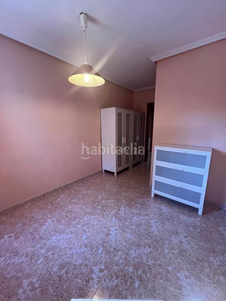 Foto 00c315b9-4c0d-4f32-b37e-2500f7a92139. Casa adossada a avenida del arenal a Montesol - Mejostilla Cáceres