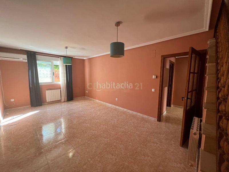 Foto 0f46fef1-fc46-477c-b687-7bef7ef42ec6. Casa adossada a avenida del arenal a Montesol - Mejostilla Cáceres