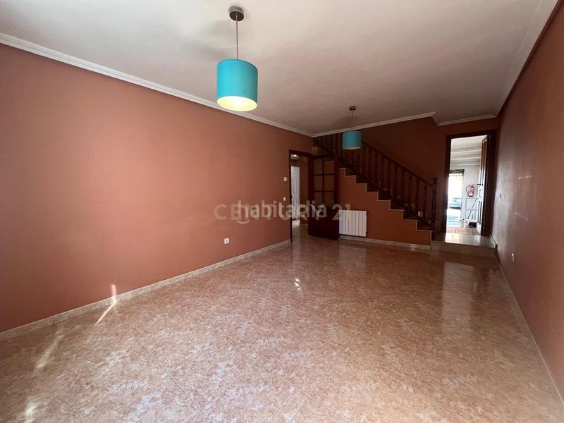 Foto 52be415a-7fc7-47fb-885f-7de1e9bbcec0. Casa adossada a avenida del arenal a Montesol - Mejostilla Cáceres