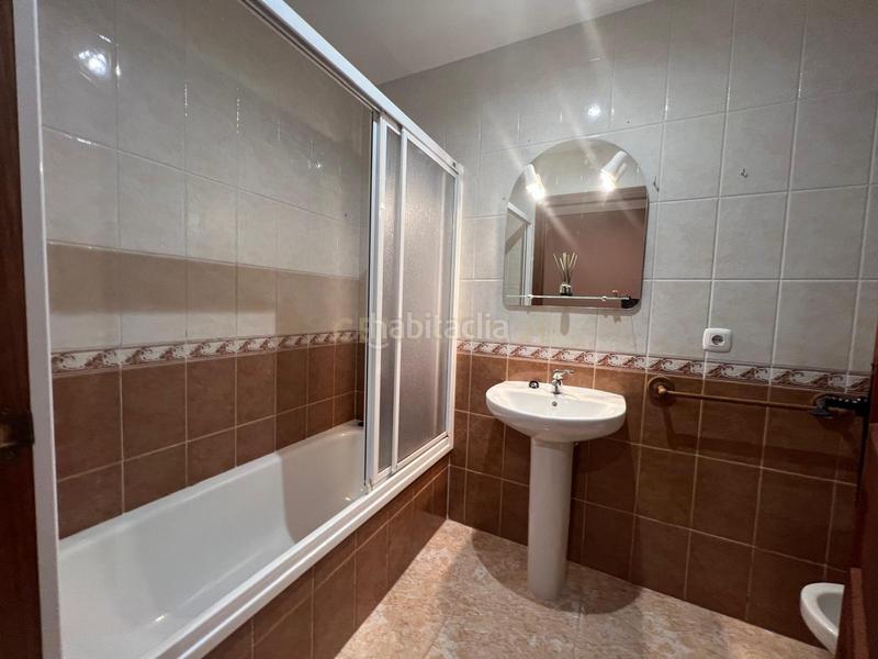 Foto 78fff552-f16f-4348-b8fe-e645d23c0209. Casa adossada a avenida del arenal a Montesol - Mejostilla Cáceres